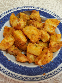 Una foto de Guarnición de patatas asadas rebozadas en harina de almendra🥔