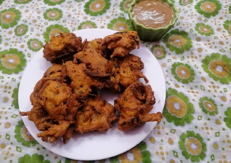 Cabbage and Potato Pakoras/Cabbage Aaloo Pakoras