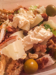 Una foto de Ensalada rápida de pollo