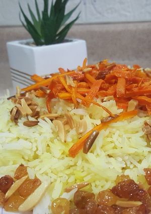 صورة لوصفة أرز بسمتي بالزبيب والمكسرات