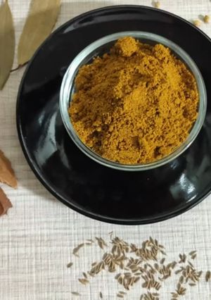 A picture of Chole Masala Powder.