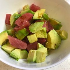 A picture of Avocado and Tuna with wasabi dressing.