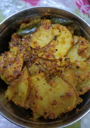 உருளைக்கிழங்கு வருவல்(potato fry recipe in tamil) செய்முறை முக்கிய புகைப்படம்
