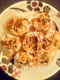 चटपटी पूरी चाट (chatpati puri chaat recipe in HIndi) रेसिपी मुख्य फोटो