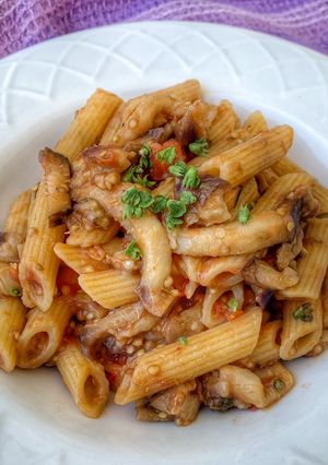 Foto di Pasta fredda senza glutine con melanzane e pomodori