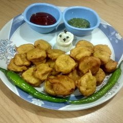 A picture of Ripe Banana Pakoda.