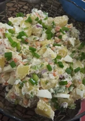 A picture of Grilled Chicken and Potatoes salad.