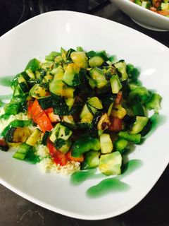 Una foto de Cous cous con verduras