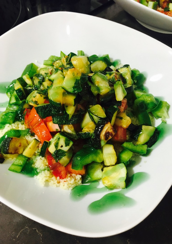 Una foto de Cous cous con verduras