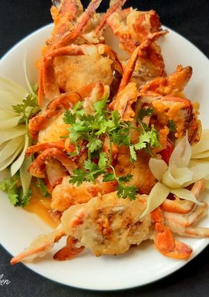 Hình của món Cua chiên giòn xốt thái.