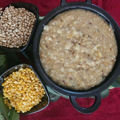 A picture of Jowar pongal (millet lentil pongal).