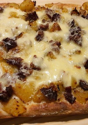 Foto di Pizza con patate e salsiccia