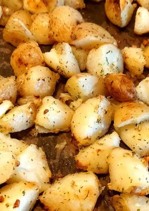 A picture of My Garlic Buttered Baby Potatoes 🥔😋.