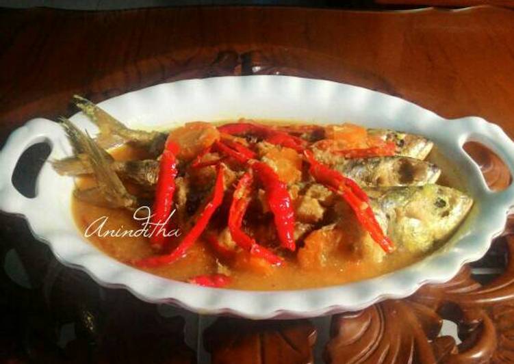 Bagaimana memasak Acar kuning ikan kembung Lezat