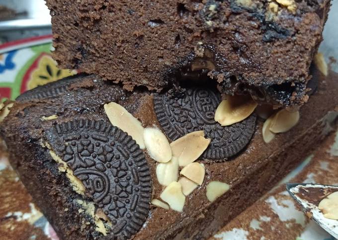 Fudgy Brownis oreo kenari