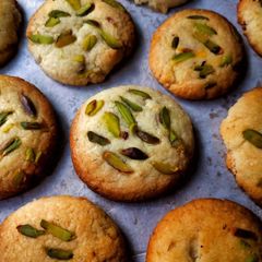 A picture of Shahi cookies.