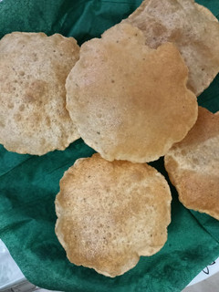 नमक अजवाइन पूरी (Namak Ajwain recipe in hindi) रेसिपी मुख्य फोटो
