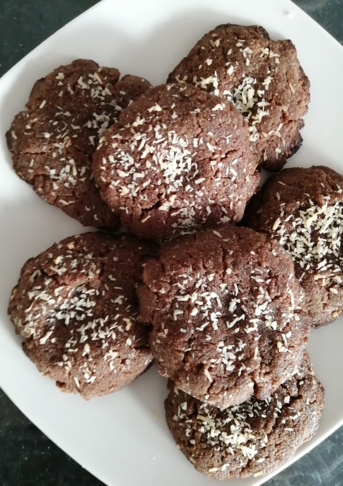 Una foto de Galletas de chocolate y coco rallado.🍪 (con harina de maíz)