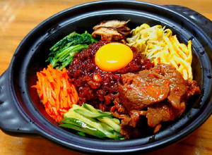 韓式石鍋拌飯（創意料理） 的食譜成品照片