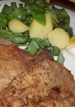 Una foto de PECETO CON ENSALADA 🥗