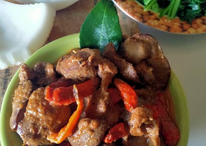 Rendang pedas ati ampela