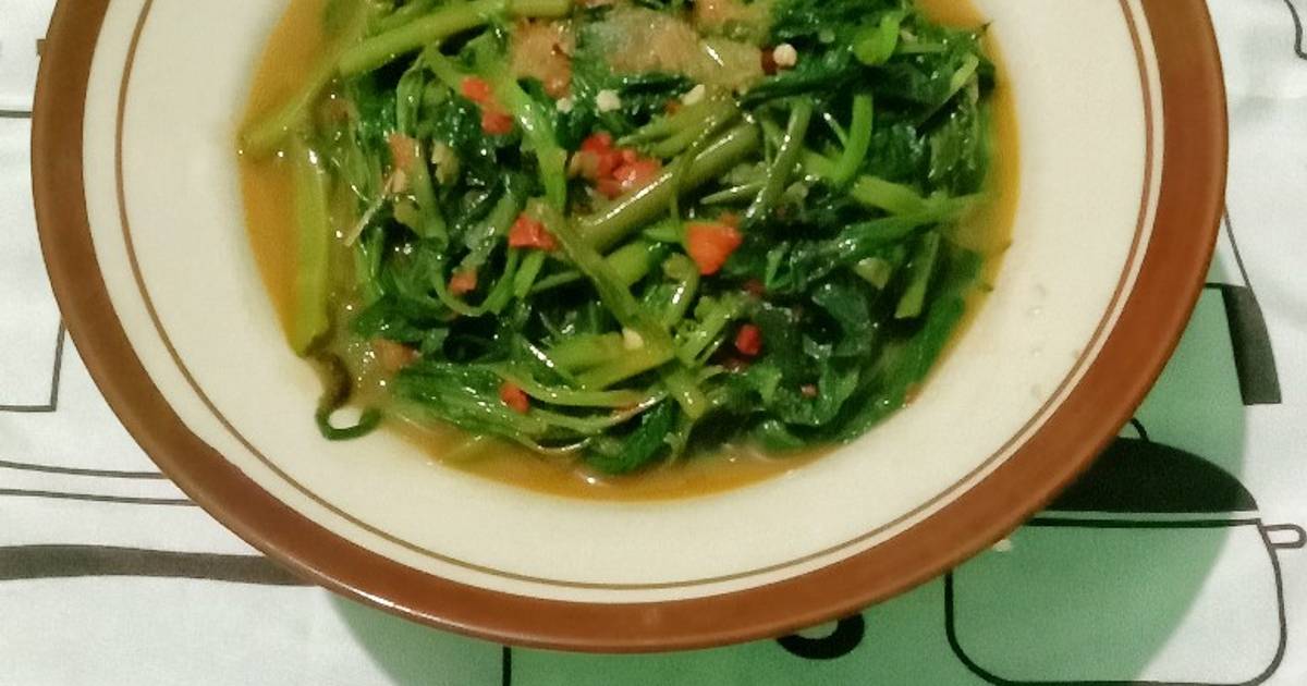 Resep Tumis Kangkung Pedas oleh Mama Kafa - Cookpad