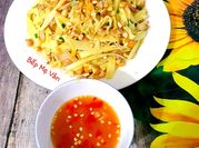 A picture of măng tươi xào thịt