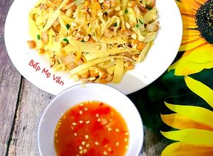 Hình của món Măng tươi xào thịt ba chỉ.