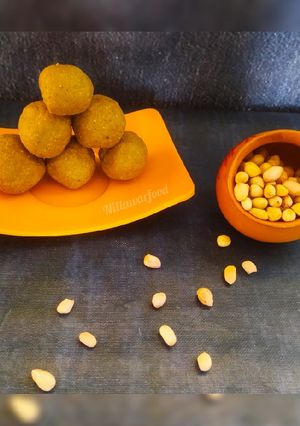 A picture of Peanut Ladoo / Shengdana Ladoo.