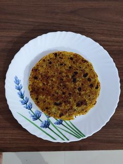 લેફટ ઓવર વધારેલી ખીચડી ના થેપલા (Leftover Vaghareli Khichdi Thepla Recipe In Gujarati) રેસીપી મુખ્ય ફોટો