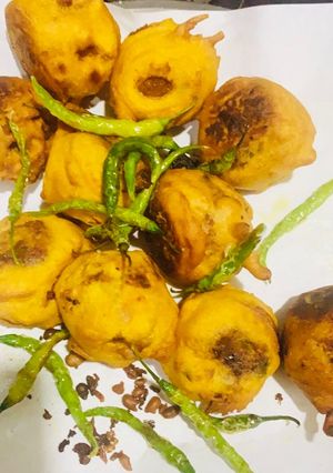 A picture of Bombay aloo bonda.