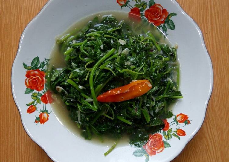 Tumis Bayam Kuah Segar