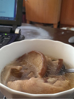 超簡單香菇雞湯 的食譜成品照片