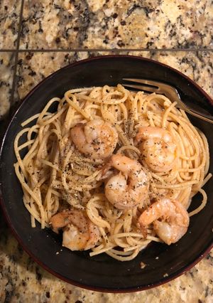 A picture of Garlic Shrimp Spaghetti.