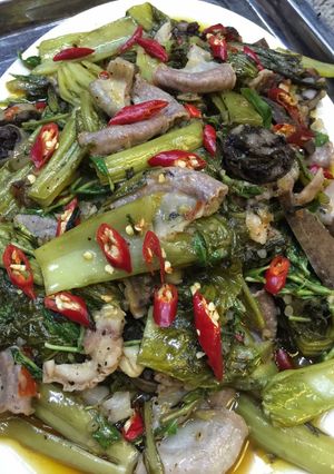 Hình của món Dưa chua xào lòng.