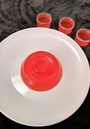 A picture of Mixed fruit jelly.