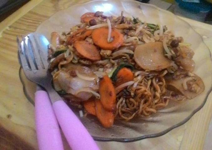 Resep Mie Goreng Campur Pedes Gilaaa Oleh Rizkinu Rulch Cookpad