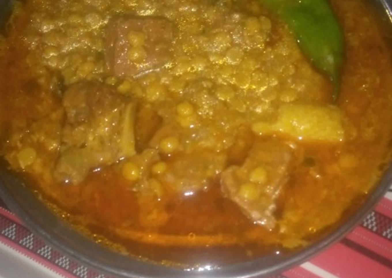 Chat phata chana gosht