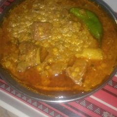 A picture of Chat phata chana gosht.