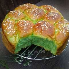 A picture of Eggless Pandan Bun.