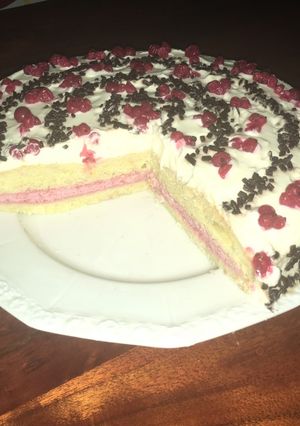 Foto principal de Tarta de frambuesa con grosellas 🍰⭐️❤️