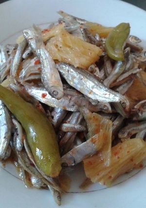Hình của món Cá de (cá me) kho.