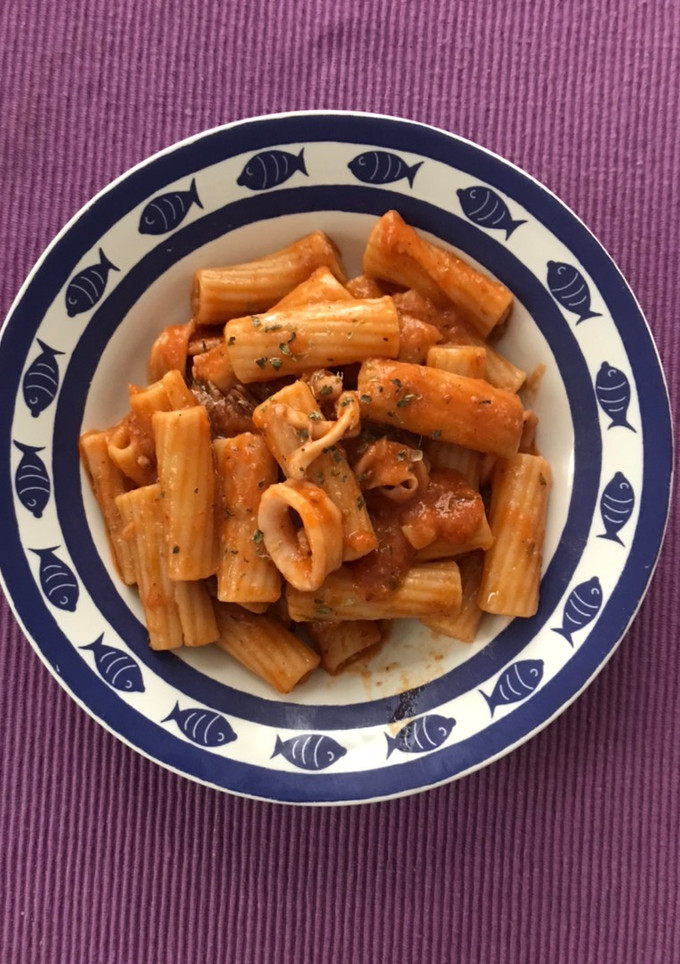 Una foto de Tortiglioni con calamares, one pot!!