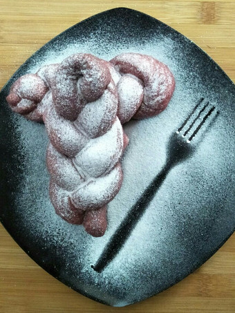 Langkah Mudah untuk Membuat Donat Kepang Red Velvet, Menggugah Selera