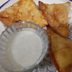 Aloo samosas A picture of Aloo samosas.
