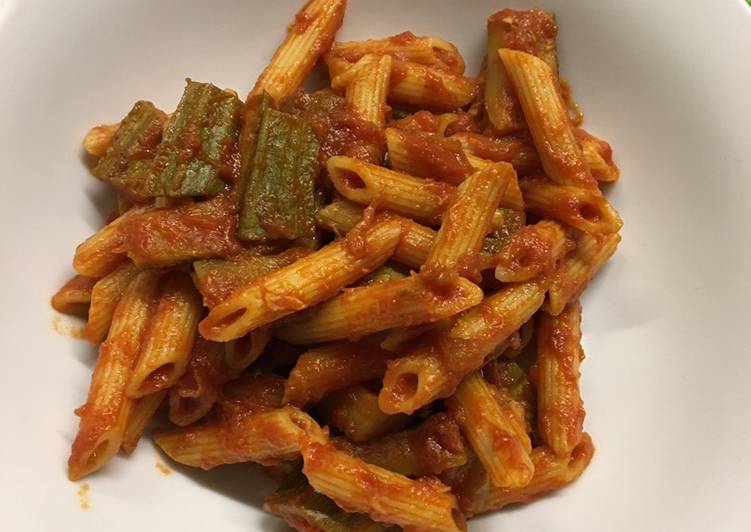 Penne zucchine e pomodoro