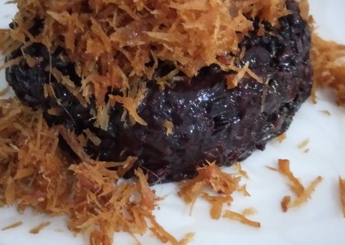 Resep Ketan hitam serundeng manis Anti Gagal