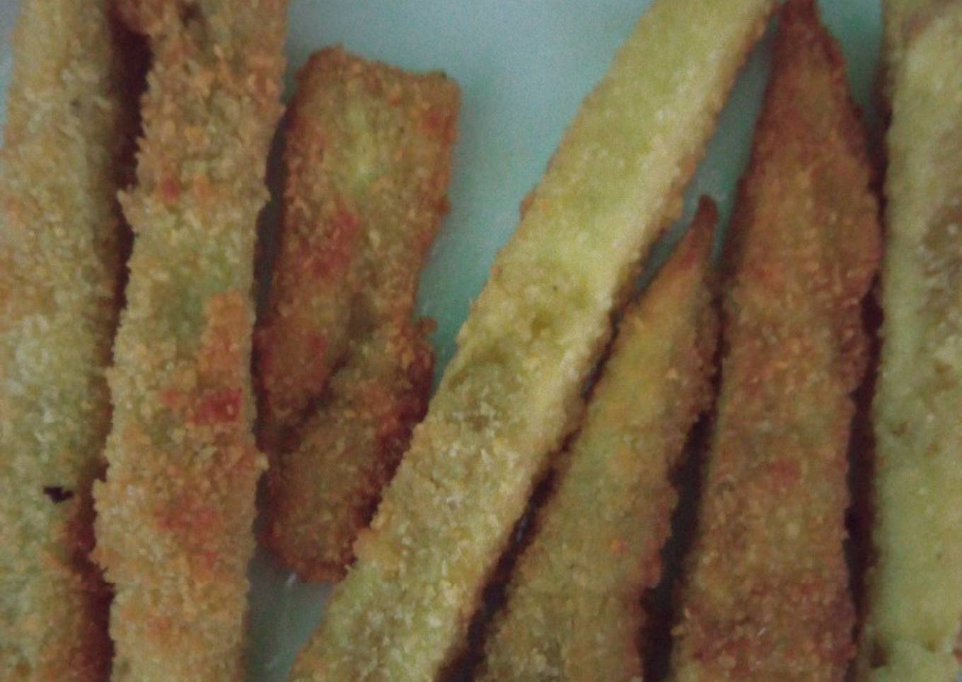 Palitos de berenjena frita