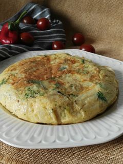 Una foto de Tortilla de patatas y verduras