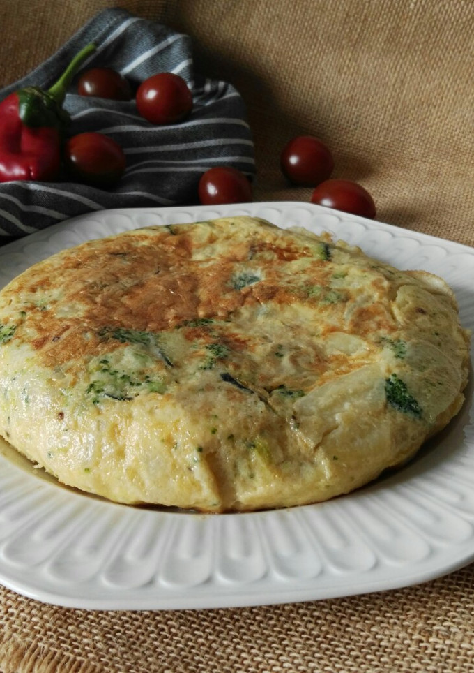 Una foto de Tortilla de patatas y verduras